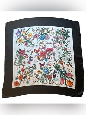 GUCCI  Flora Snake Print Silk Twill Scarf Vittorio Accornero 35” Black & Floral